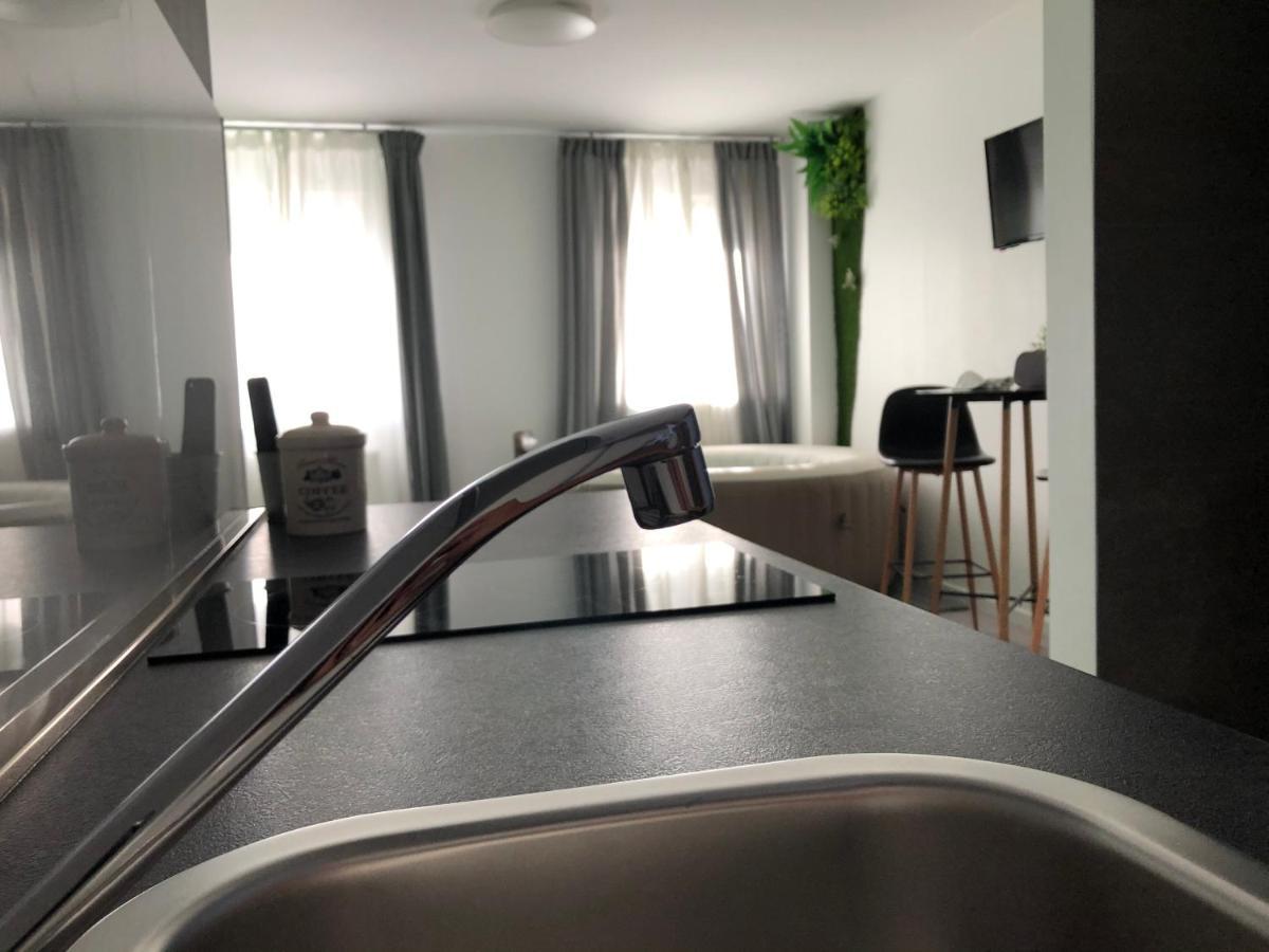 Apartment Zagreb Jacuzzi Ngoại thất bức ảnh
